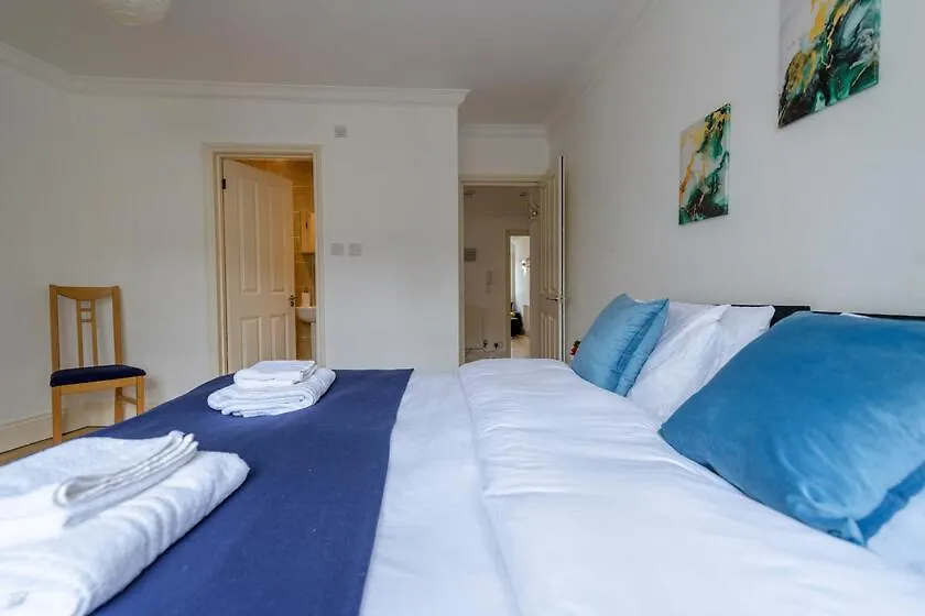 Spectacular 3 Bed In Blackheath London Apartment