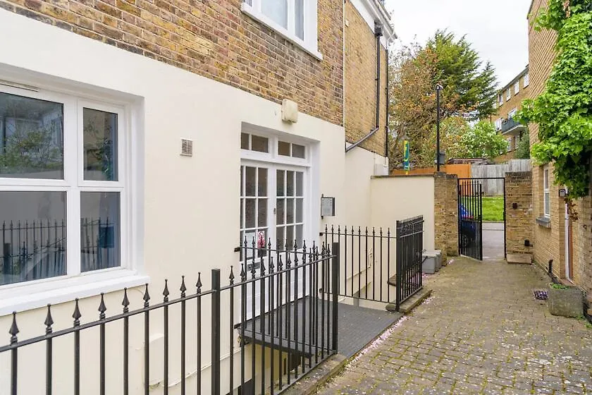 Spectacular 3 Bed In Blackheath London