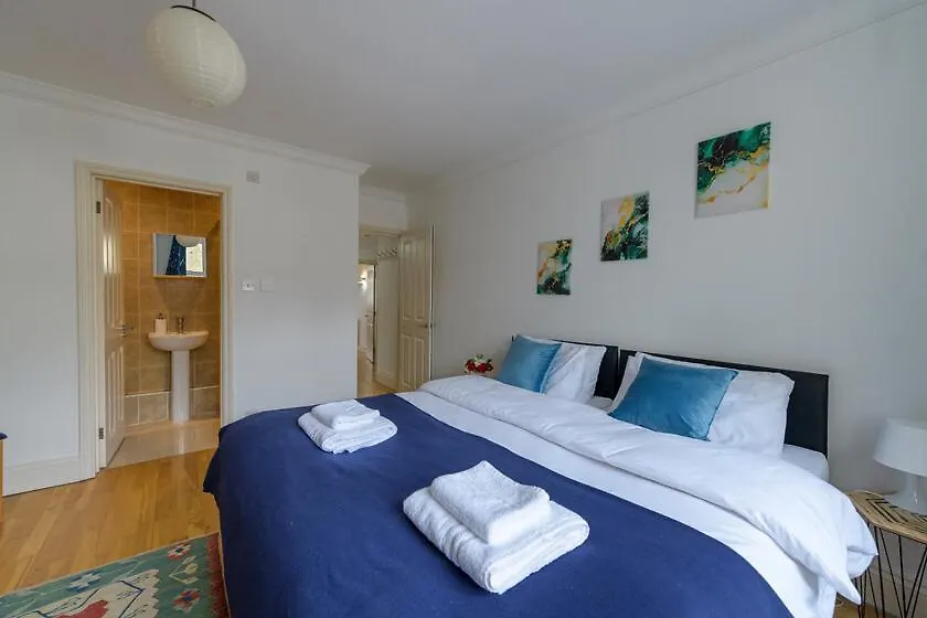 Spectacular 3 Bed In Blackheath London 0*,