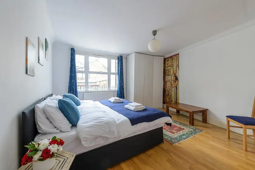 Spectacular 3 Bed In Blackheath London 0*,  United Kingdom